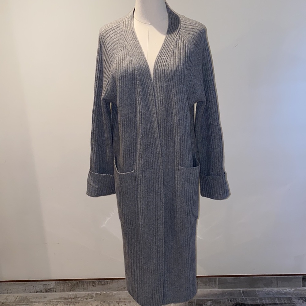 Revive Cashmere - Picture 1 of 7